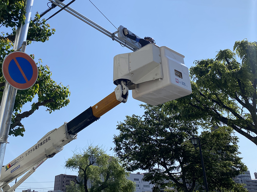 交通信号灯器点検